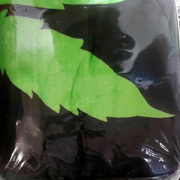 Blanket Queen Size leaf Design - Picture 3 of 5